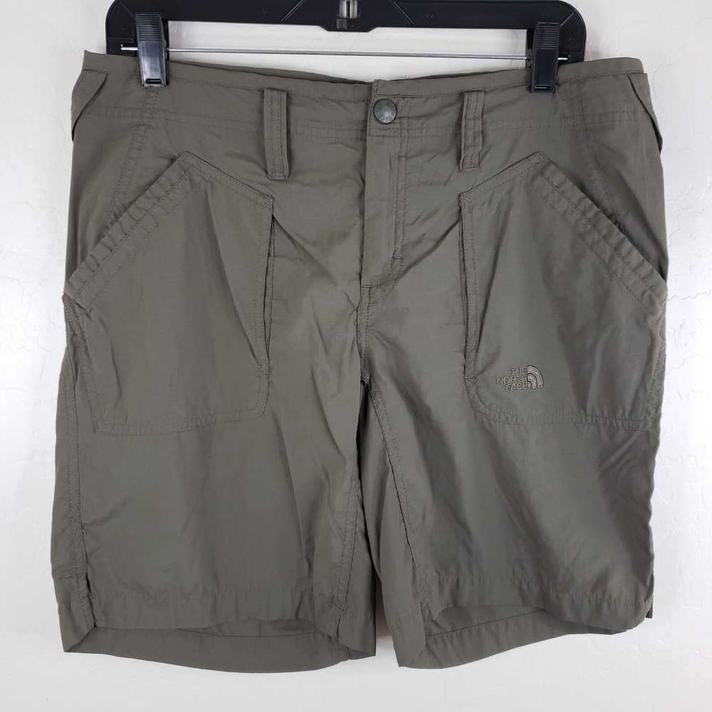 The North Face Women's Size 10 Long Army Green Lightweight Hikingâ Shorts 33x10